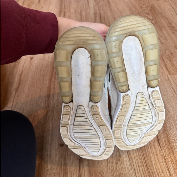 Nike Air Max 270 Cream and Black Sneakers - Picture 5 of 6